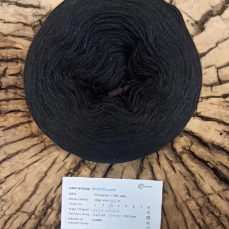 OD RĘKI CZARNY 1140m merino 50%/ akryl 50%